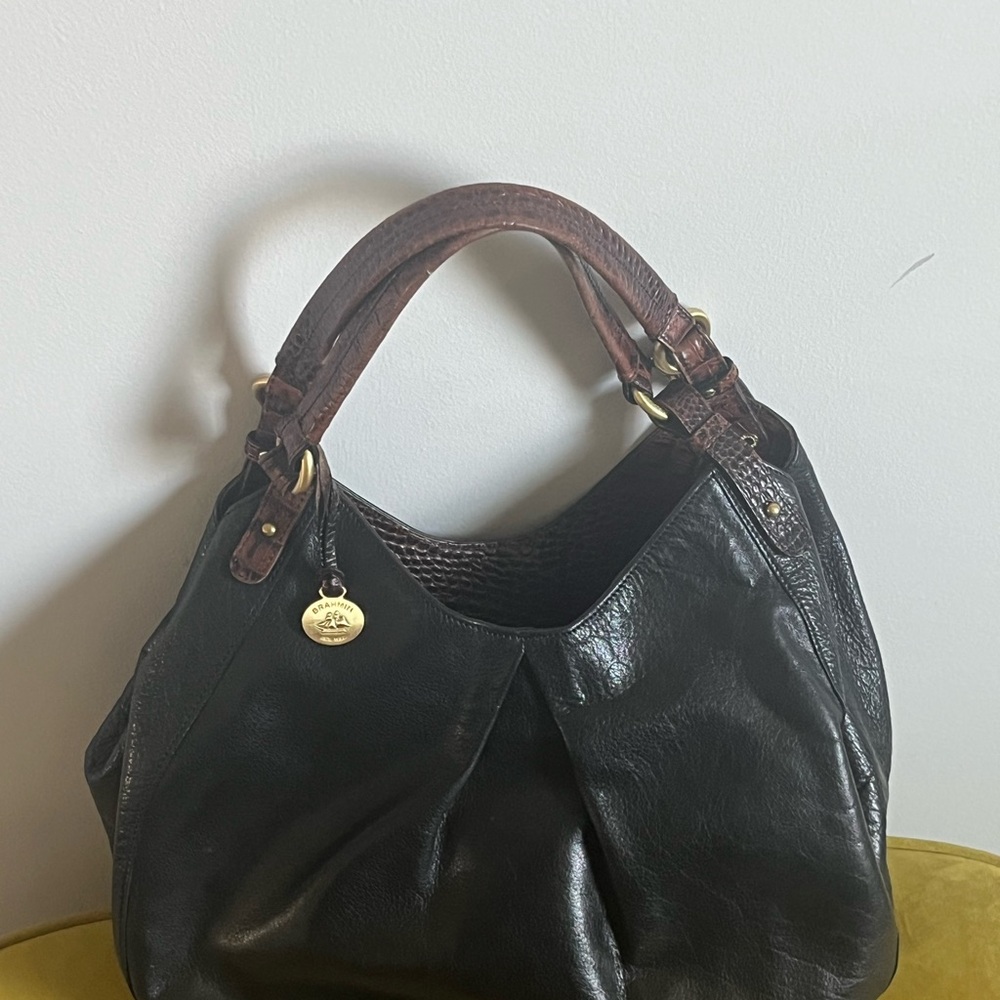 Black Brahmin bag… still in good condition… no rips or tears